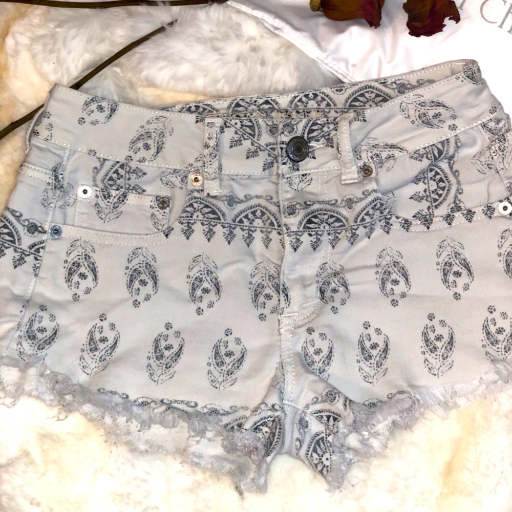 American Eagle Mid-rise Print Shorts